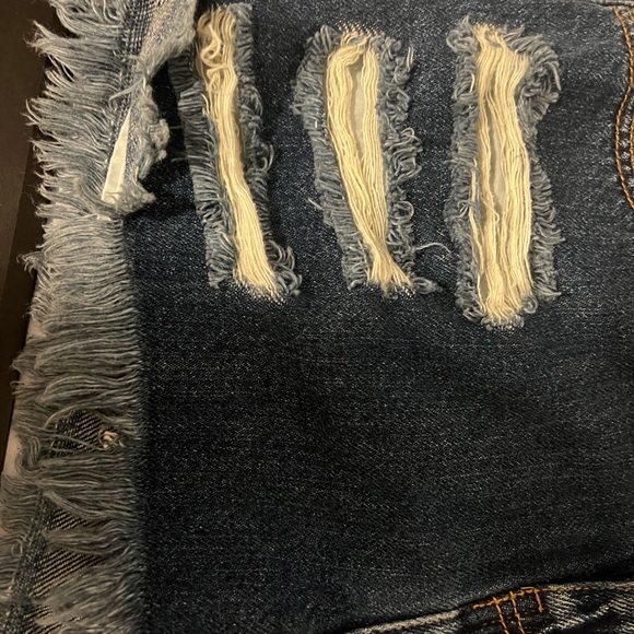 KanCan Signature Shorts Distressed High Rise Pockets Women’s Size Medium NEW - Picture 11 of 14